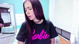 littlee_angel graceful devil cute consoles herself