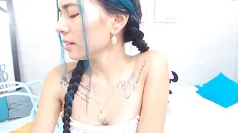 littlee_angel tanned lady fucks her friend