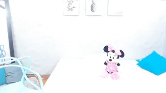 littlee_angel tanned lady fucks her friend