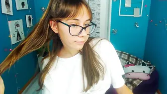 agnes_sindi cute girl shows sexy body