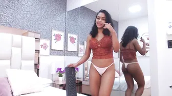 gretel_berry delicious bitch pulls her holes