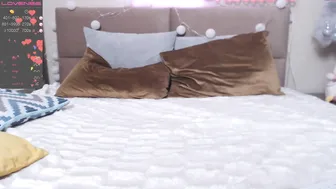 delilahyourlove wicked girl fingers her shaved holes