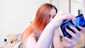 yummy_girl_ graceful devil with her palm rubs her vagina