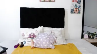 natasha_logan three fingers into the vagina