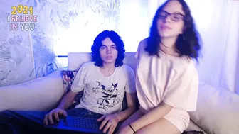 littlelust_ skinny bitch jerks pussy with dildo