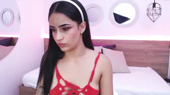jessica_carter charming skin sucks penis