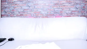 jessica_soler luscious whore rubs boobs with oil