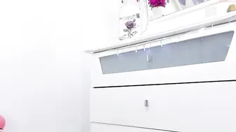 venezolanacute Busty bitch jumps on phallus