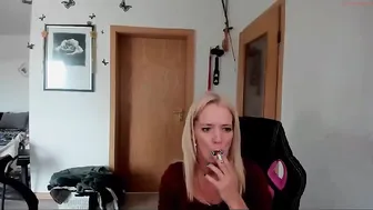 thedarksideoflive gently fucks pussy