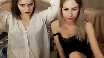 sandihendra Gorgeous bitch bares her breasts