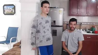 fucking_hard_sex Housewalker reveals her delicious body