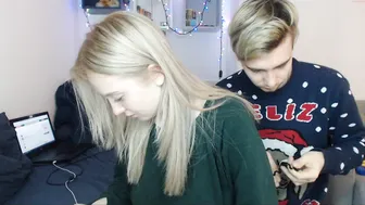 mineeett Slender ladies and masturbating pussy