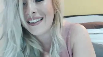 slapbangmyass runet wriggles in front of webcam