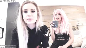 lenaspanks Sexy babe gently caresses pussy