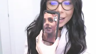 squirtbetty Busty chick gently pulls pussy
