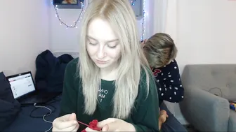 mineeett Pleasant quirk wriggles in free chat