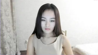aliya88 gorgeous beast caresses the vagina with fingers