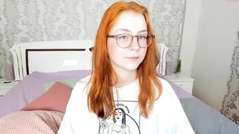 leona_golden caresses pussy through panties