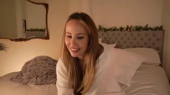 lace888 mature blonde masturbating vagina