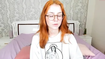 leona_golden shy chick caresses big tits