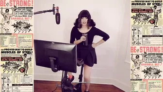 ingennui vicious girls shows boobs