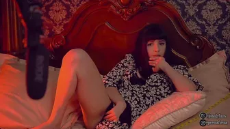 ingennui cute babe caresses shaved cunt