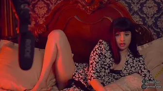 ingennui cute babe caresses shaved cunt