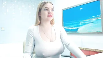 blondiebetsy adorable petite effectively jerking pussy