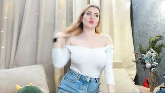 blondiebetsy squirting from attractive