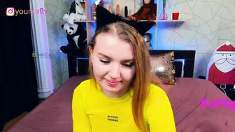 brendiekira rubs and fucks her pussy