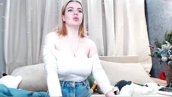 blondiebetsy cute girl pulls sex lips