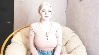 blondiebetsy attractive slut caresses shaved cunt
