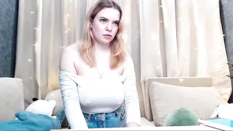 blondiebetsy young slut fucks phallus cunt