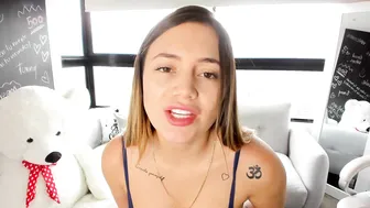 ashlyeroberts1 attractive babe caresses lips sex