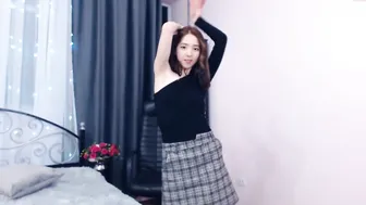 alueshka blonde slut poses nude