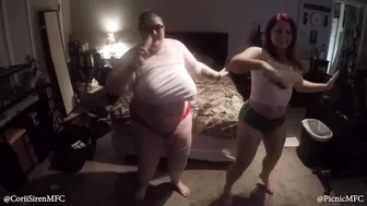 MissPaisley handjob and play with sex toys