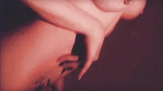 Caitie_Rage teasing his gap with her middle finger