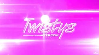 AliciaSecrets young girl masturbates lips sex