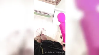 WOLLIP ONLYFANS impressive passion masturbates both holes