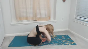Nadia_Layne crazy bitch fucks herself with fingers