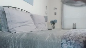 Nadia_Layne busty skin fucks pussy dildo