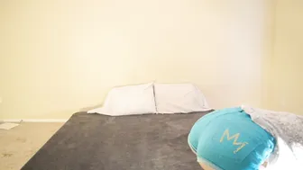 Kitty_Moon sweet ass and broken cap