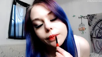 Sky_Sometimes beautiful bitch - deliciously jerks off her cunt