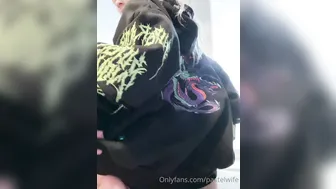 PastelWife onlyfans fucks herself in pussy
