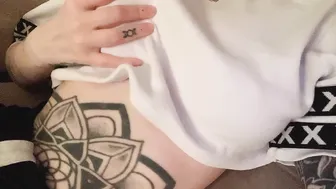 PastelWife onlyfans lustful female passionately fucks her cunt