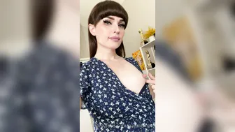 Natalie Mars onlyfans the charming beauty seduces with magnificent forms