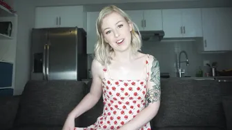Mystie_Mae sexy whore masturbates with a phallus