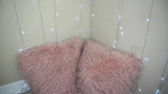 Mystie_Mae the delightful skin is furiously fucking both holes.