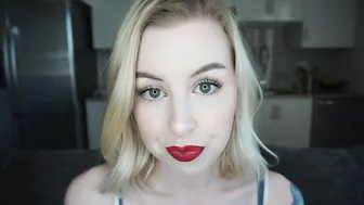 Mystie_Mae spicy bitch exposes her charms