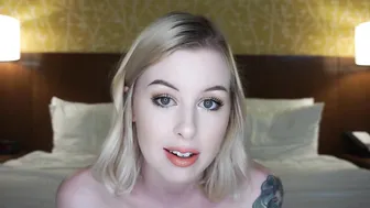 Mystie_Mae whore friends masturbating pussies